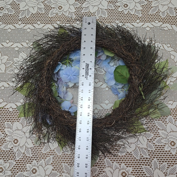 Ashland 22" Wreath Round Blue and Purple Hydrangea Flowers Twig Floral Accent - Picture 10 of 12